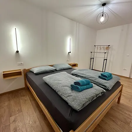 Urban & Stylish In Old Town - 5 Min From Bascarsija Apartman